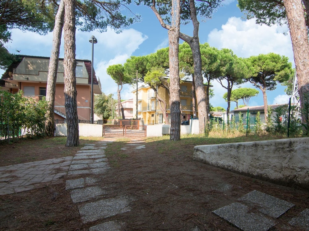 Expansive Apartment in Rosolina Mare near Beach view 2