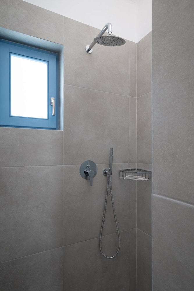 Camvillia Donoussa Village Suites view 5