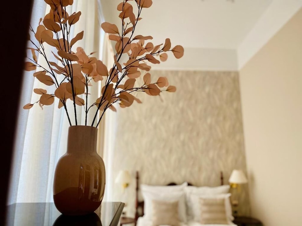 OPERA16 Guestrooms