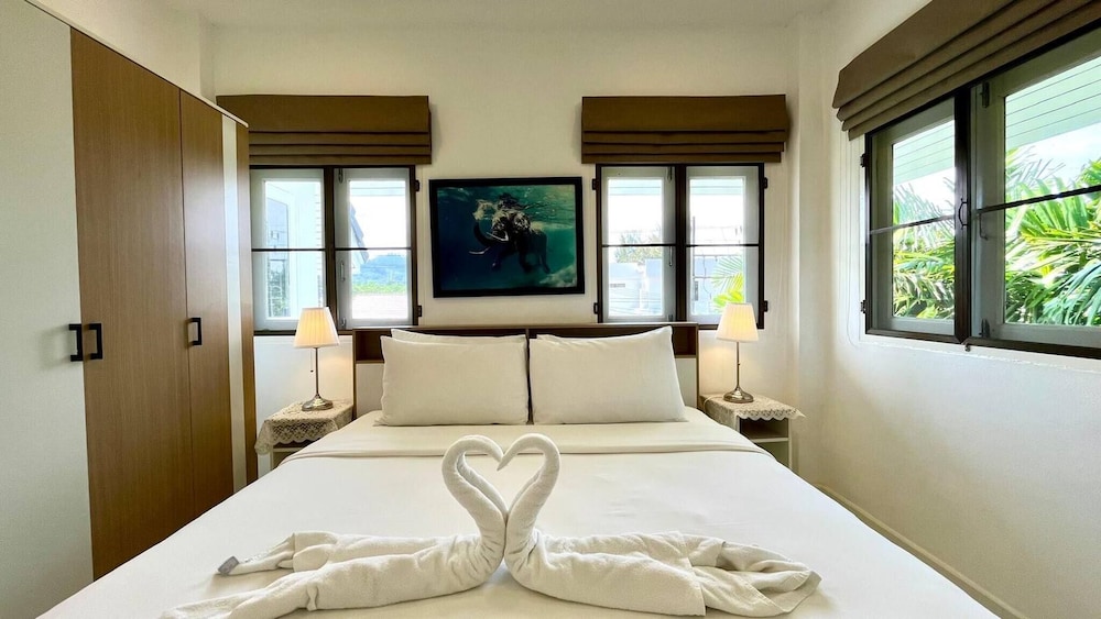 Khaolak Pool Villa With 3 Bedrooms