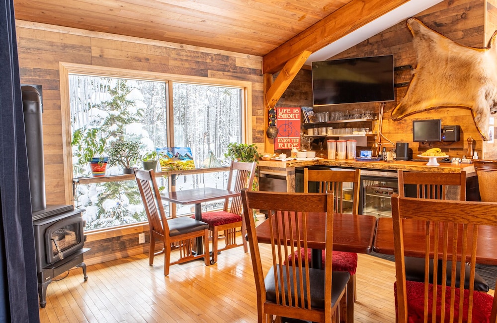 Earl Grey Lodge