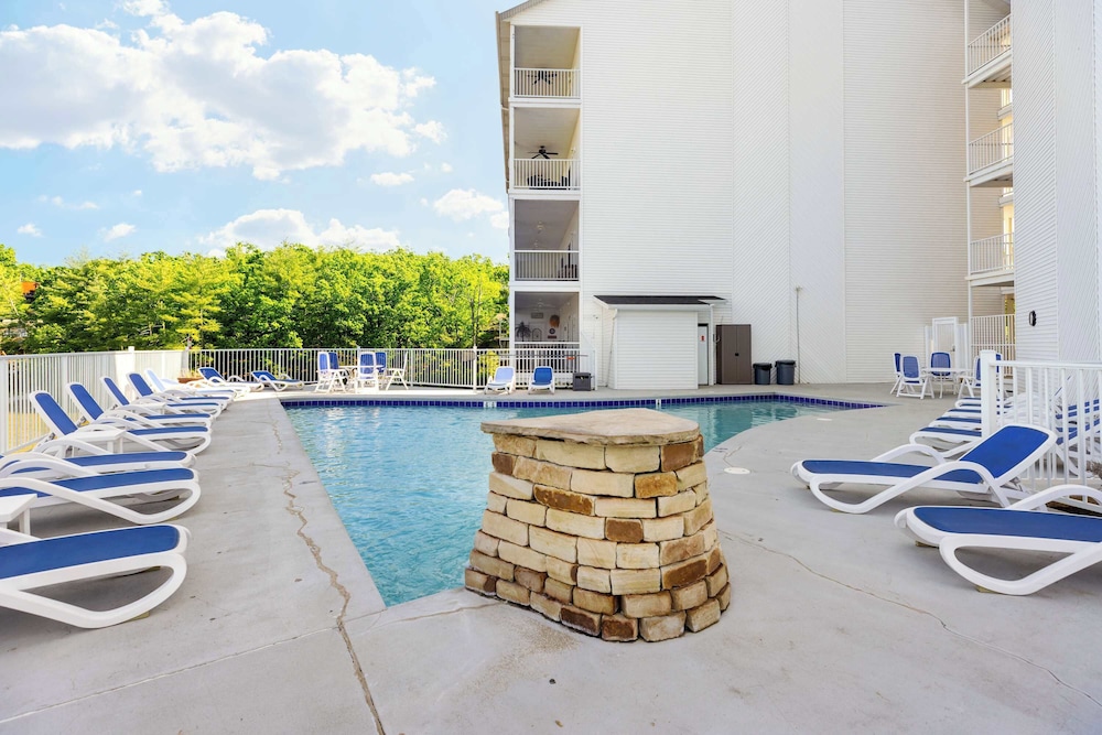 Seascape Cove Waterfront!