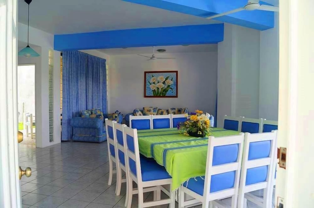 Villa Paraiso Res. Conejos