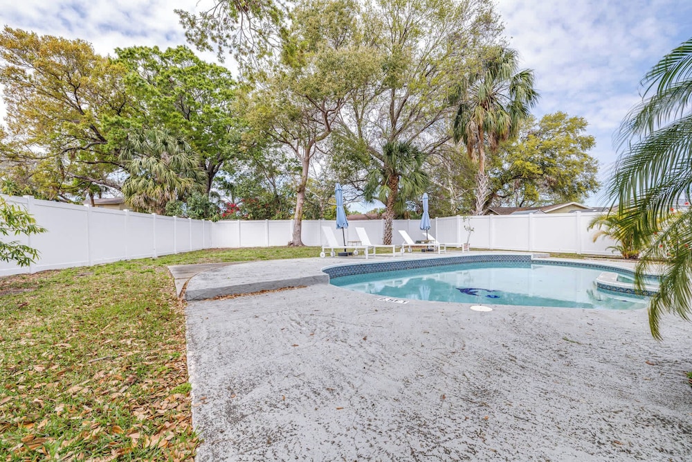 Bay Crest House Stay for 10!