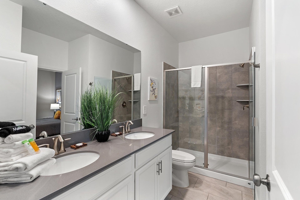 ChampionsGate Resort 10 Bedroom Vacation Home - Includes resort clubhouse amenity access! 10 Home