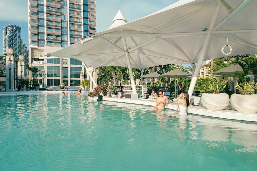 Private Swim Up Pool Apartment on Jomtien Beach Pattaya