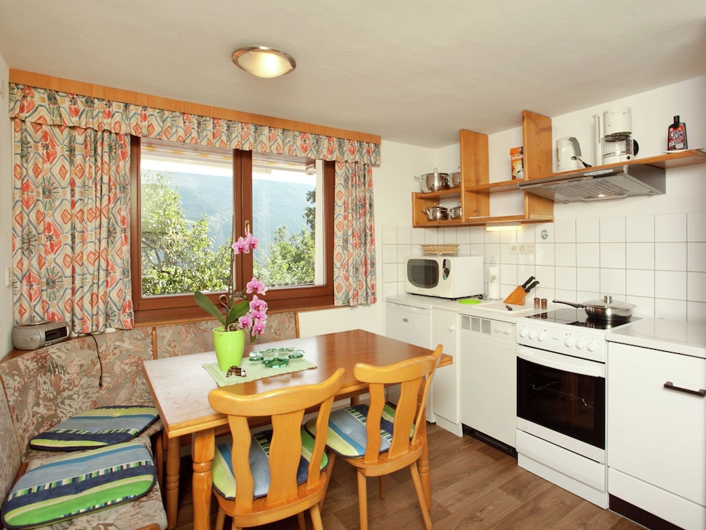 Apartment in Stuhlfelden Near Ski Lift view 5