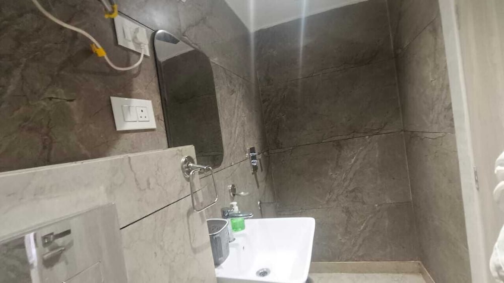 Hotel Red Chilly Adarsh Nagar