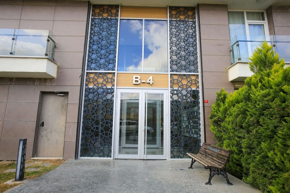 Lovely 2-bedroom Apartment in Basaksehir