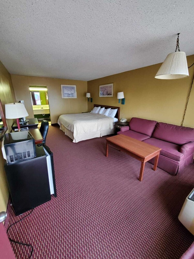 Gray Plaza Motel
