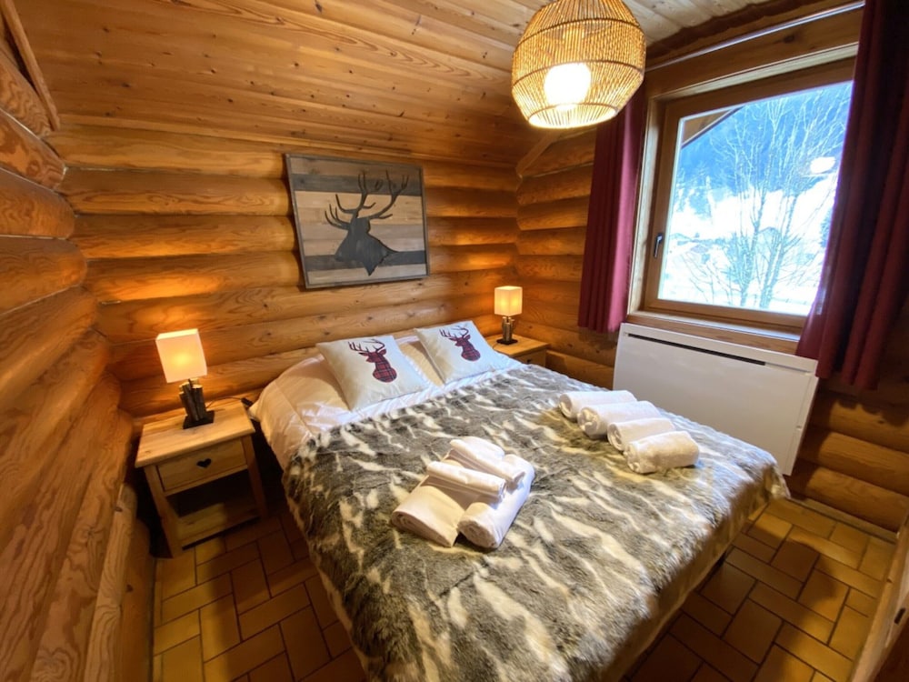 Chalet in La Bresse With Hot Tub & Mountain Views