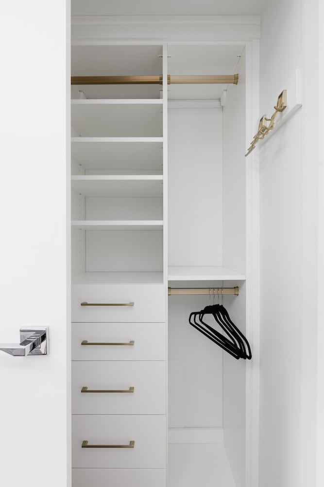 1111 Richards - 1407