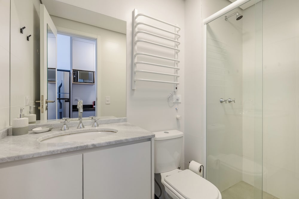 Comfortable and Complete Stay in Downtown Curitiba - ECL