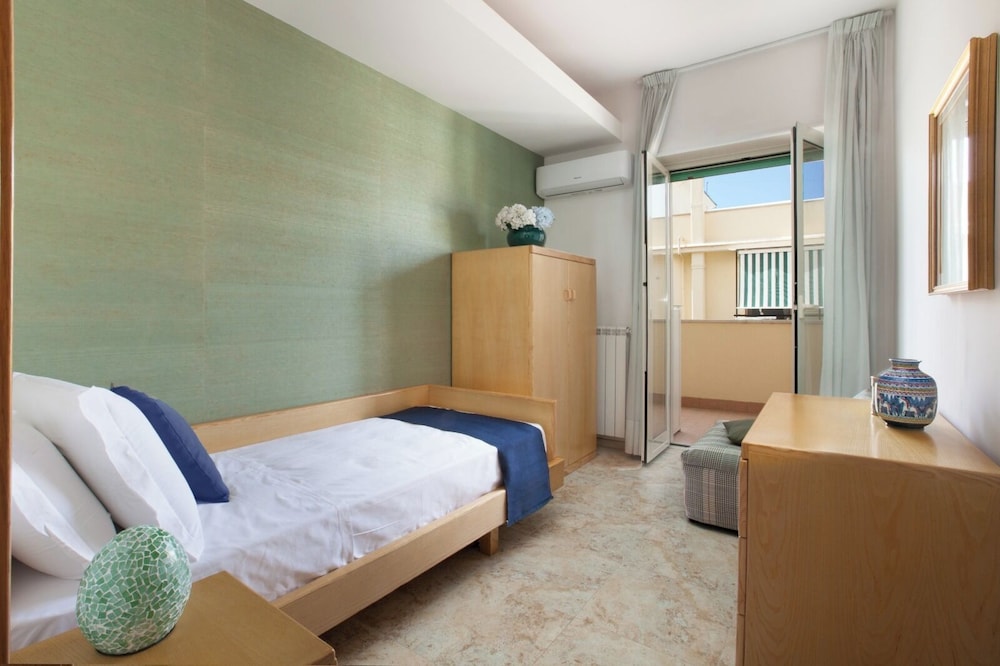New Family 3 Bedrooms House In Sorrento