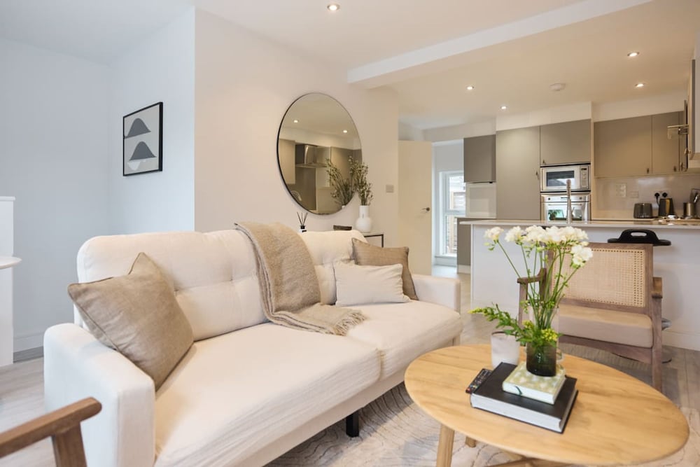 The Kingswood Place - Modern 2bdr With Terrace