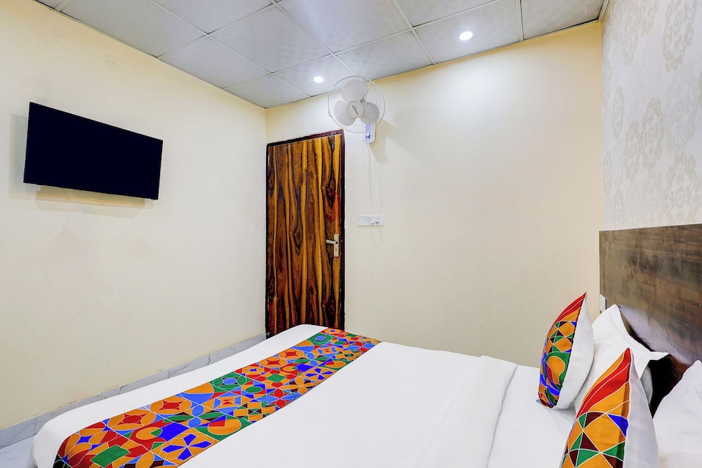 Fabhotel The Galaxy
