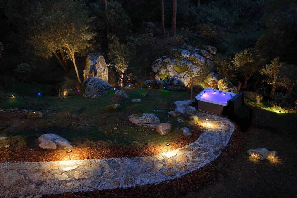 Red Tail Retreat in Mariposa