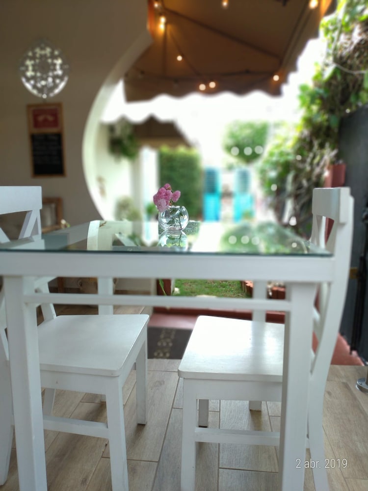 Via Emilia Bed and Breakfast Restaurante