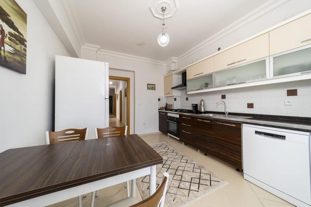 Flat With Sea View 5 Min to Beach in Antalya