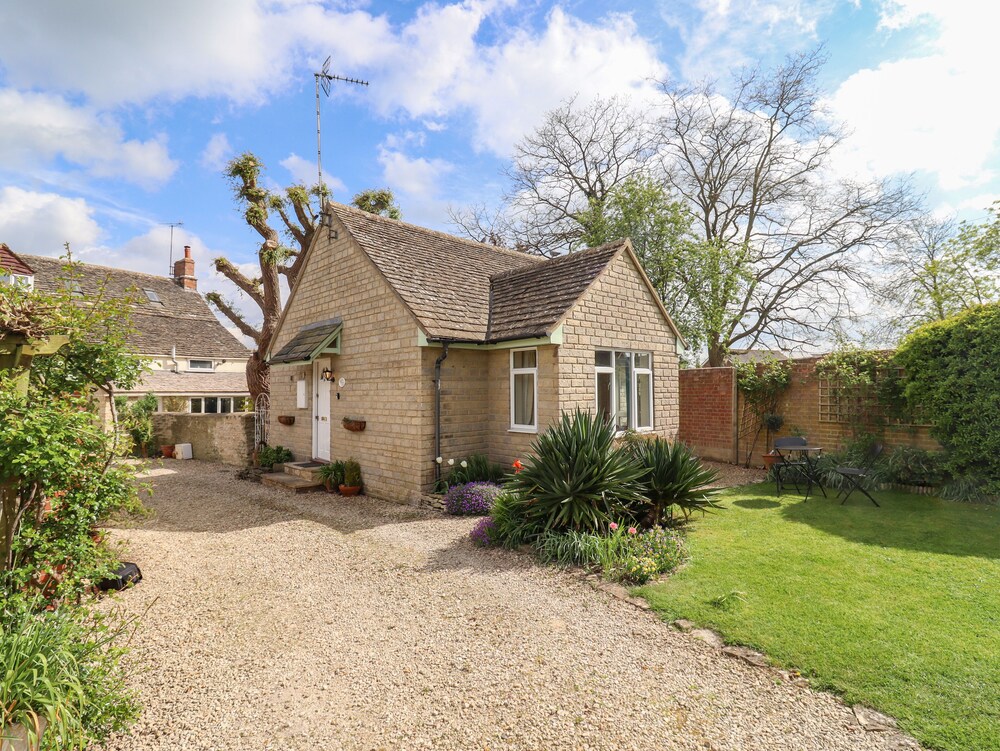 Straw Cottage