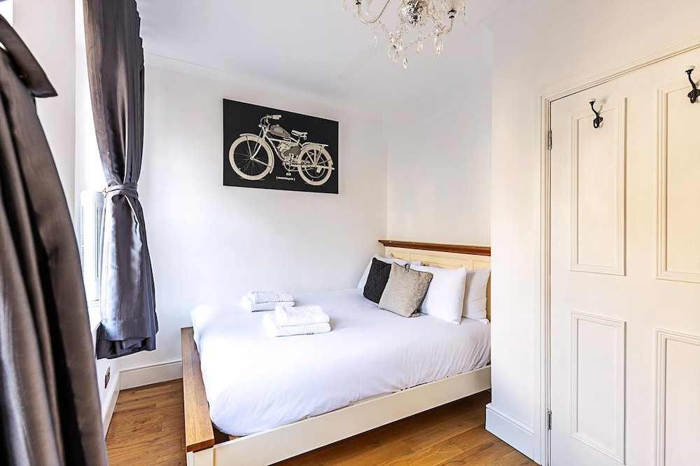 Spacious 4-bed House Near Liverpool St