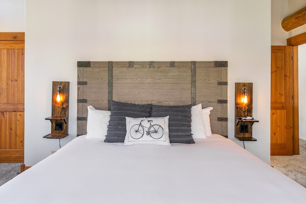 Adams Ranch Retreat by Avantstay Free Shuttle 2 Mountain Village & Telluride Ski Resort! view 5