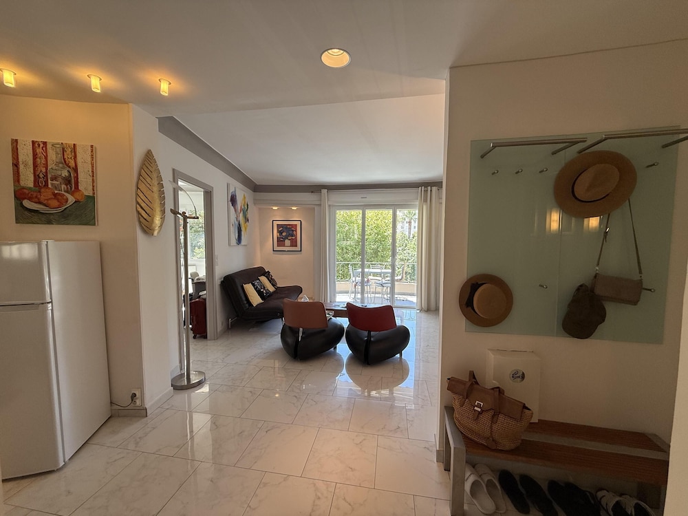 2 BR Apartment in the Center of Cannes - 2305 photo 5