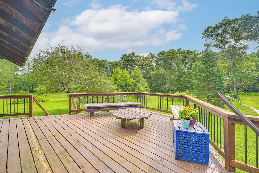 Sauna & Screened Porch: Otter Creek Getaway!
