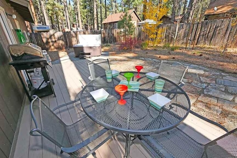 3542 Bobby Grey Circle 3 Bedroom Cabin by RedAwning