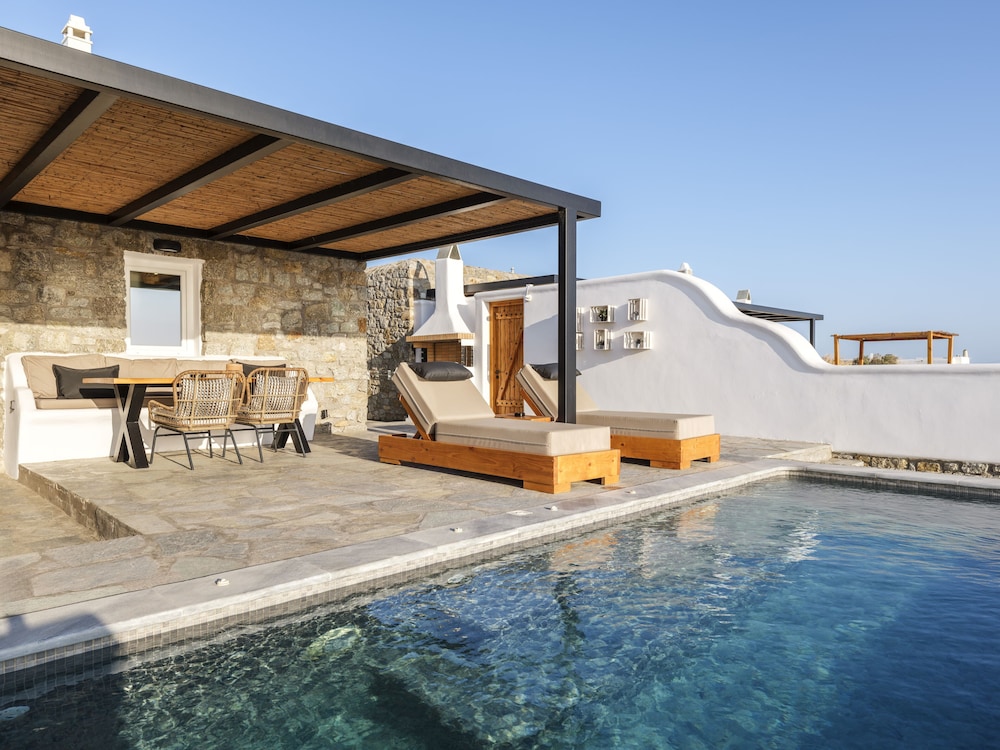 Evi Suites & Villas