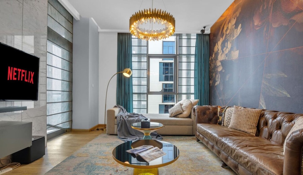 Manzil - Stylish 2BR nr Metro Station Al Jaddaf