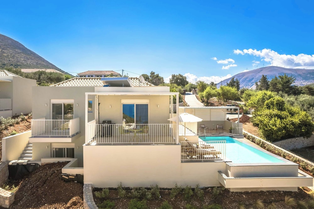 Ostria Villa