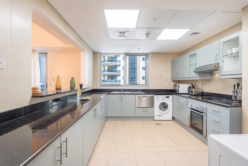 Exceptional and Stunning 1 Bedroom in Dubai Marina
