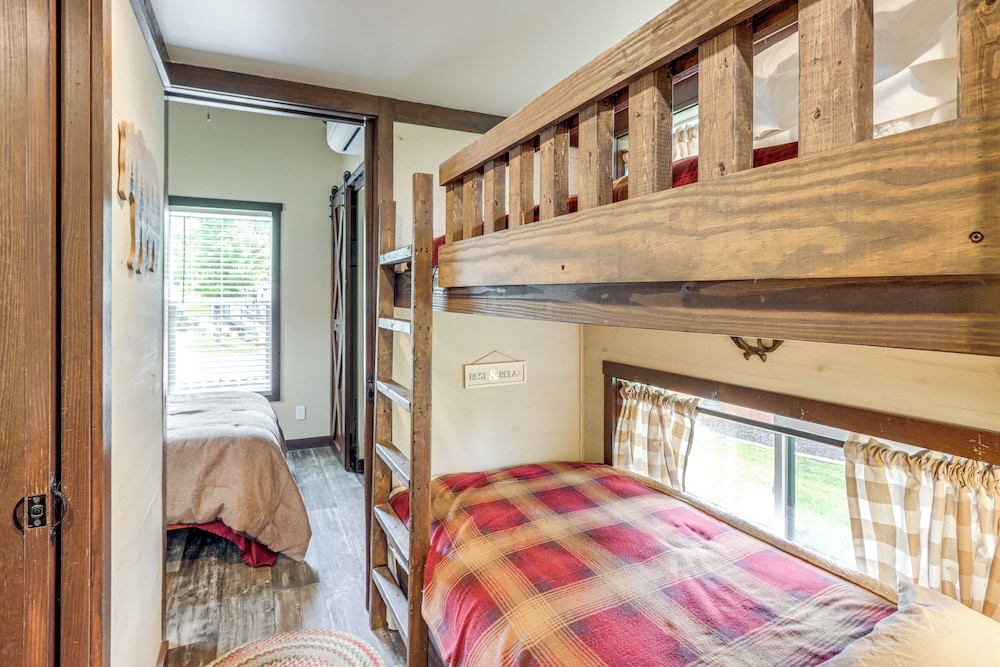 1 Mi to Tank Town Usa: Tiny Home w/ Pool Access!
