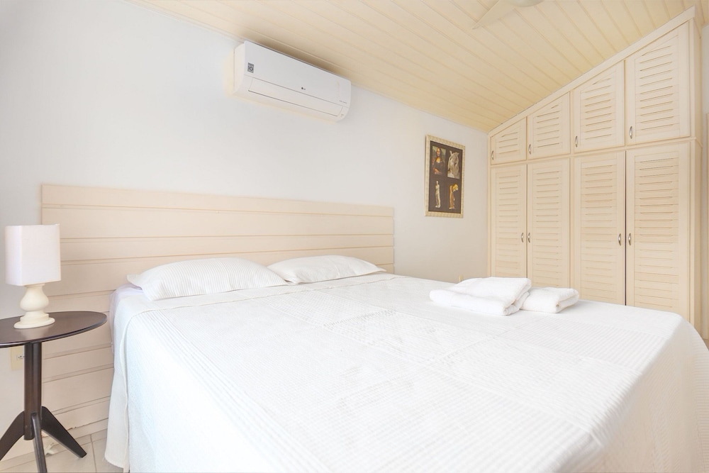 Bz75 Casa 4 suítes Geriba 250m da praia