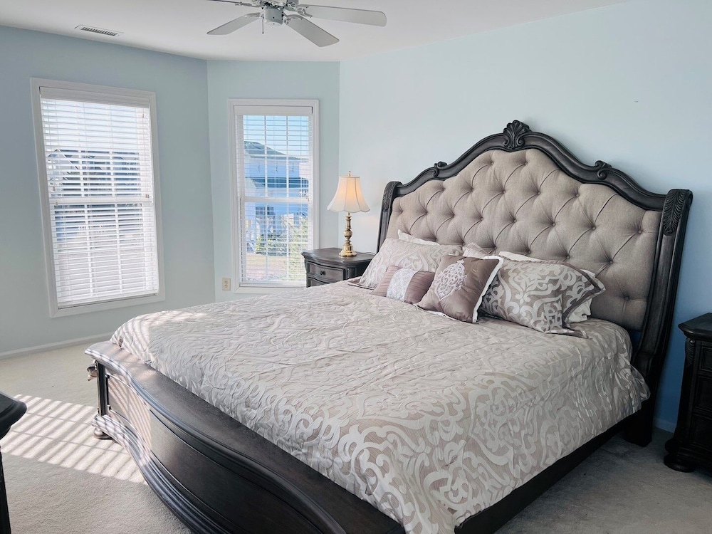 Victoria - 3 Br Home