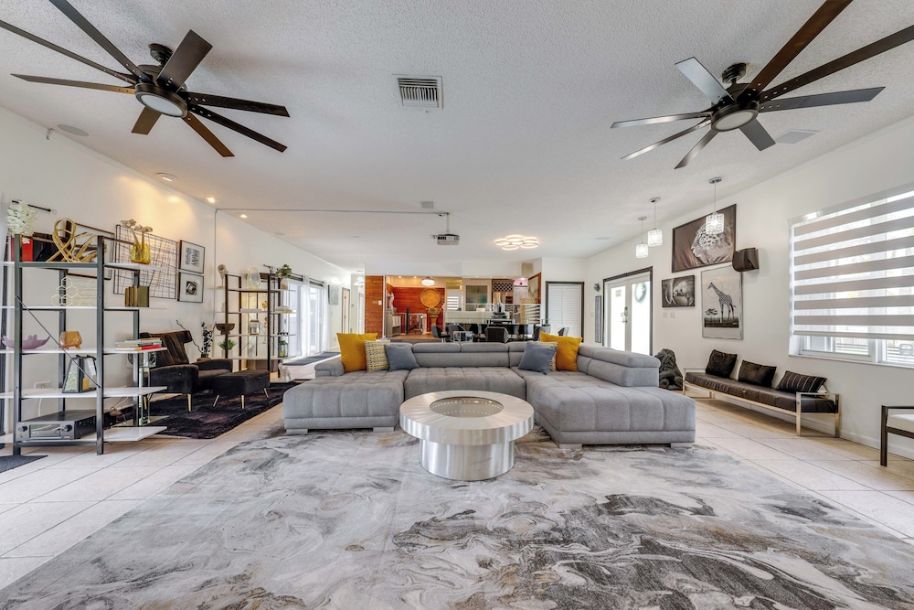 Private Oasis in West Park Near the Beach!
