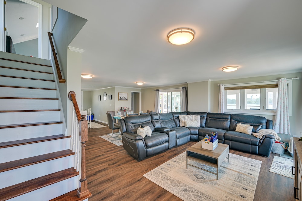 Weymouth Waterfront Getaway w/ Swim Spa & Hot Tub