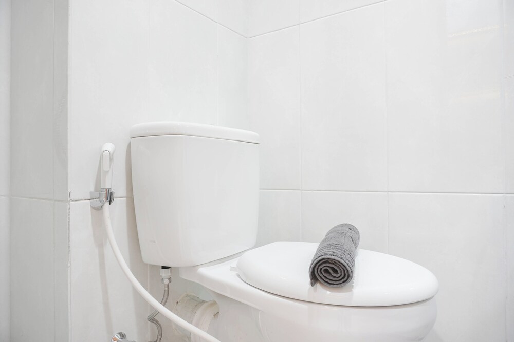 Warm And Comfort Studio At Evenciio Margonda Apartment