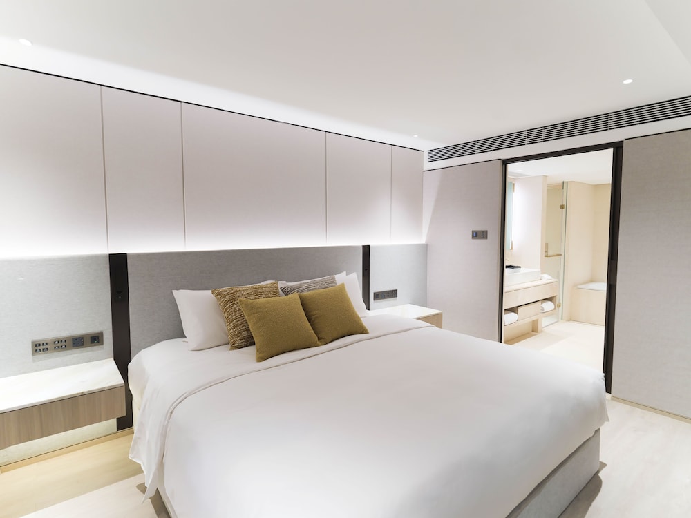 The Bauhinia Hotel - Central