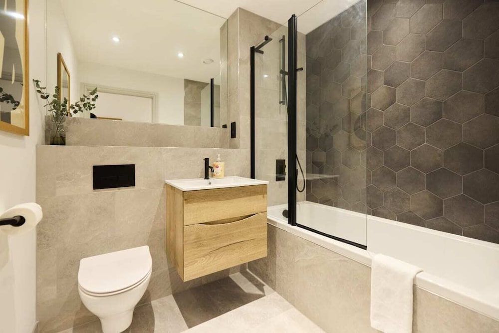 The South Wimbledon Place - Adorable 2bdr Flat With Balcony