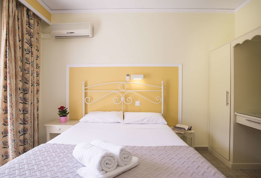 Mathraki Resort