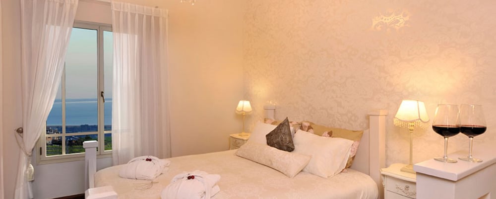 La Pace view 3