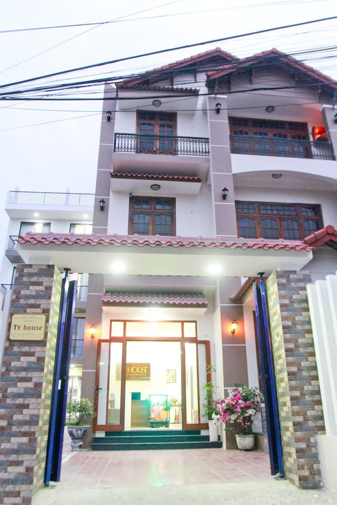 Ty house