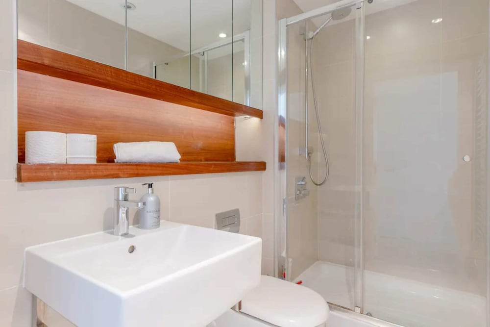 2BD Flat Overlooking the River Thames! - Greenwich
