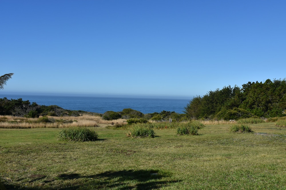 Fort Ross Lodge