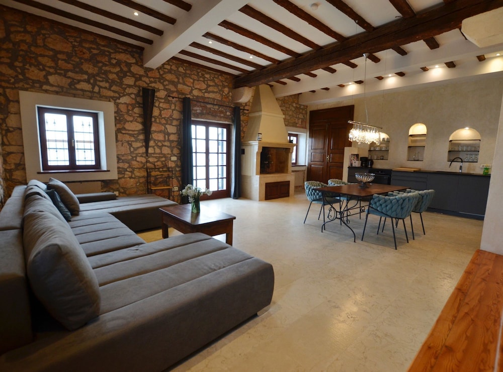 Waterside Cove Oasis Apartment Rovinj