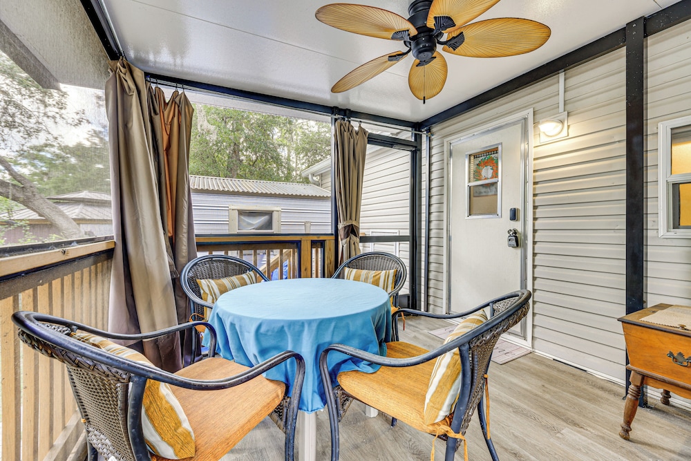 Steps to Lake Kerr: Home w/ Pool & Hot Tub Access!