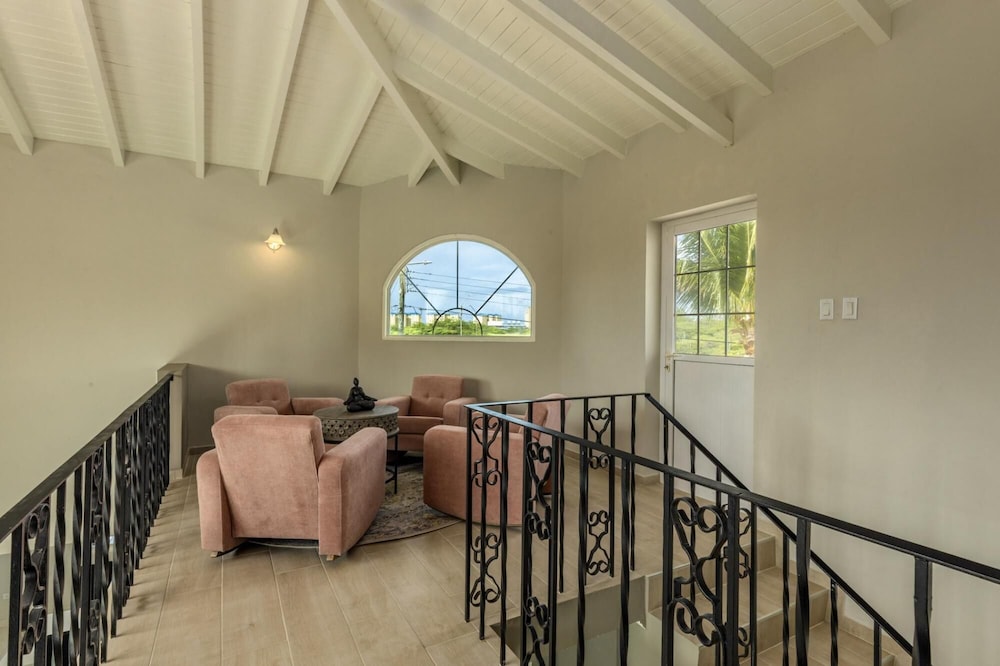 4BR 4BA Villa w Private Pool Eagle Palm Beach