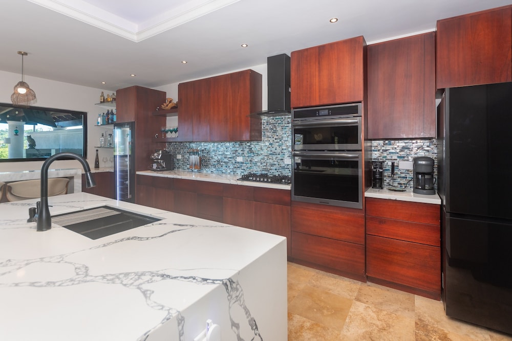 Pristine Bay 1005- Villa Loce 4 Bedroom Home